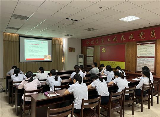 万搏体育集团有限公司
组织参加疫情常态化下建筑企业经营管理风险管控培训